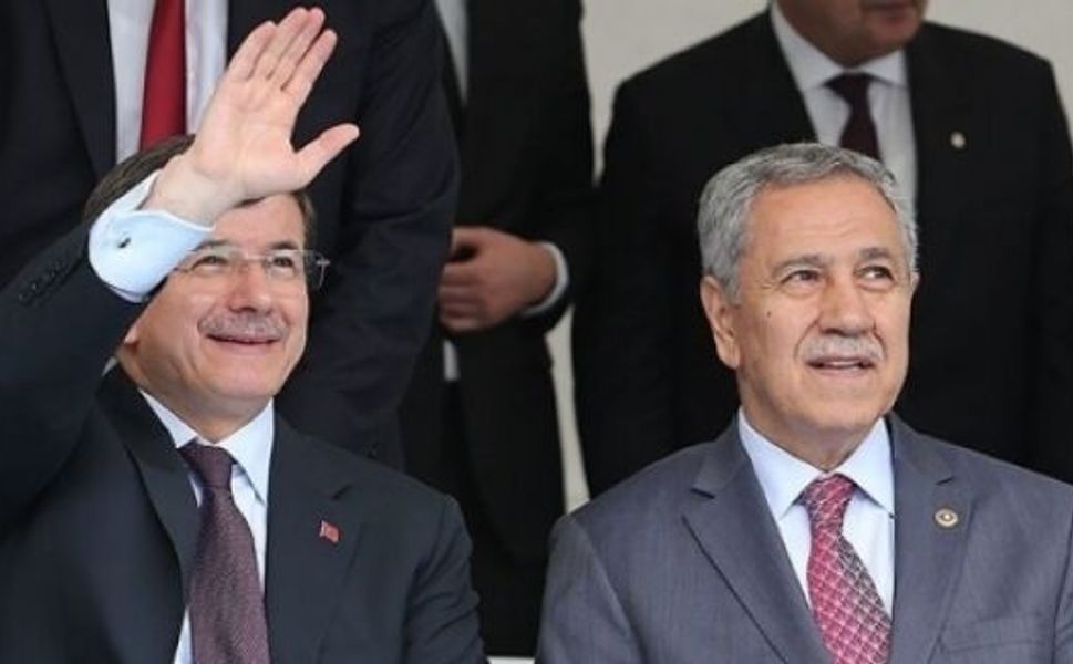 Bülent Arınç’tan partisini feshetme kararı alan Davutoğlu’na: AK Parti'de kalmalıydınız