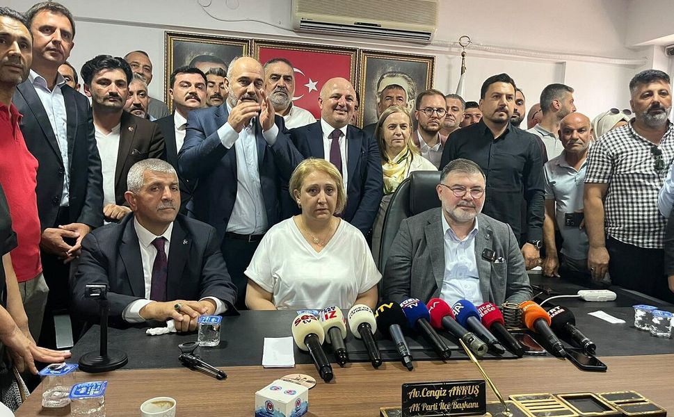 CHP'li Sarı: AK Parti, Menderes'te Yeni Parti oylarıyla kazandı