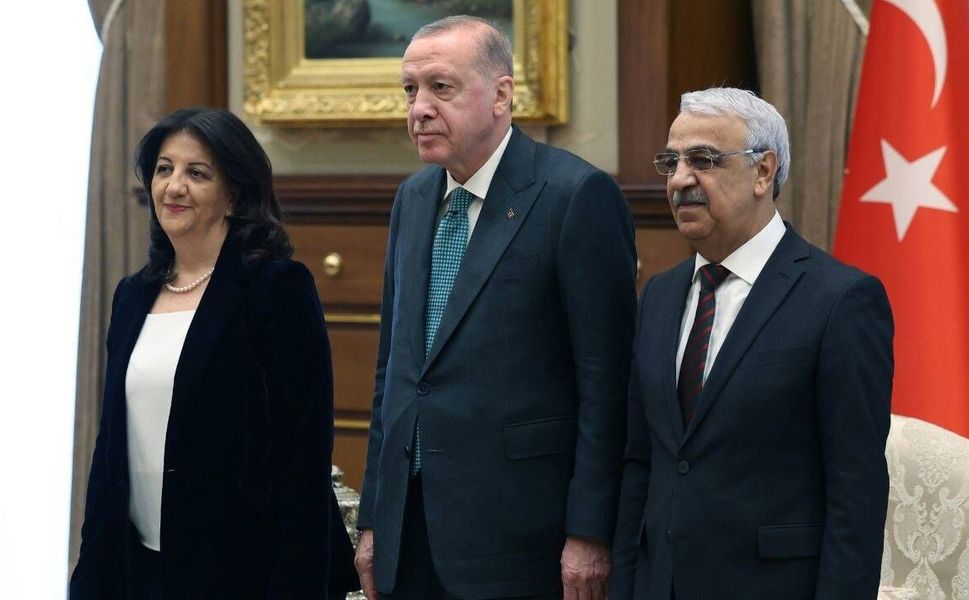 Çerçeve yasanın ardından: Erdoğan ile İmralı Heyeti arasında kritik görüşme