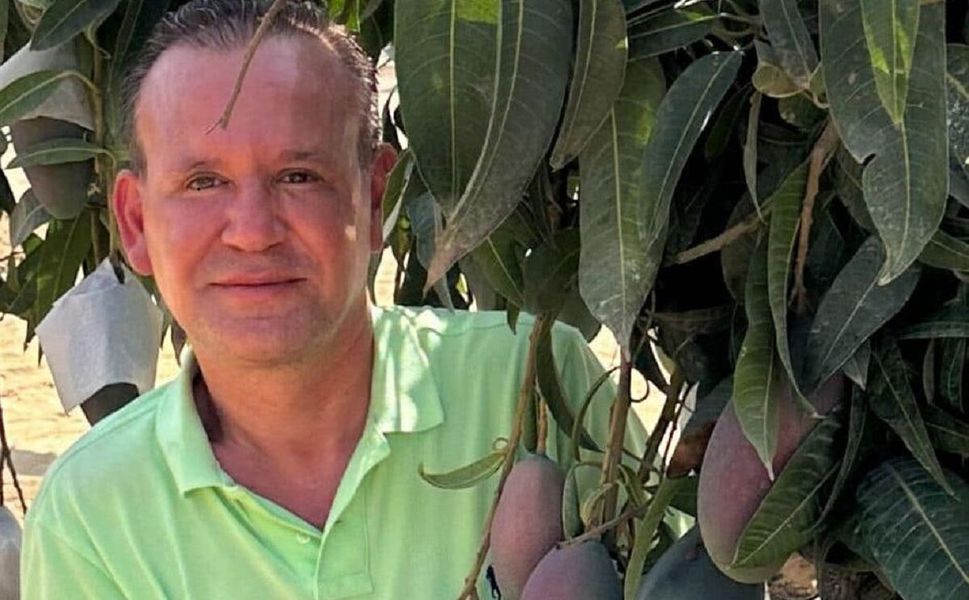 Eşini bıçaklayıp, binanın çatısında intihar girişiminde bulundu