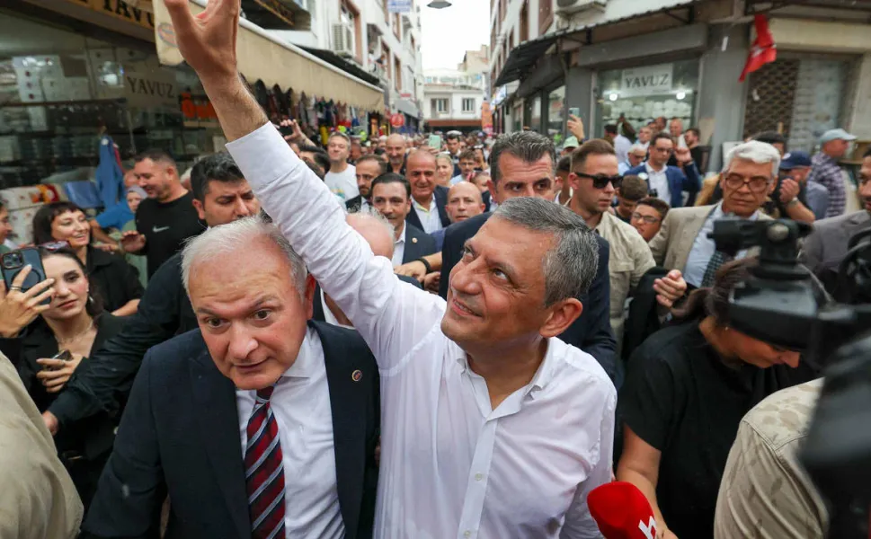 Özgür Özel'den emekli maaşı çıkışı: '8 çeyrek, 2 çeyreğe düştü'