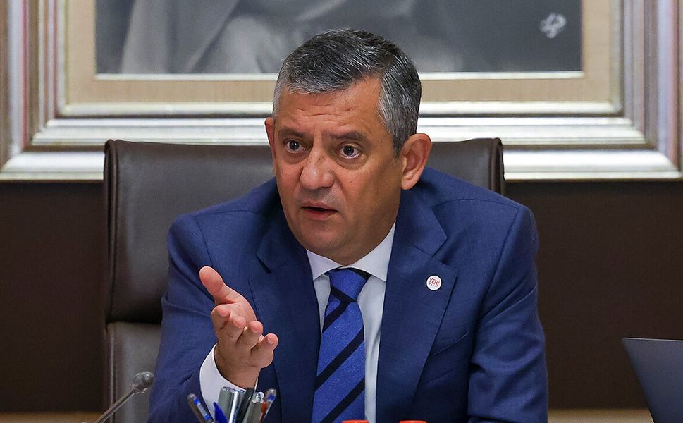 Özel, Le Monde'a yazdı: Müttefiklerimizden Türkiye'nin siyasetini belirlemelerini istemiyoruz