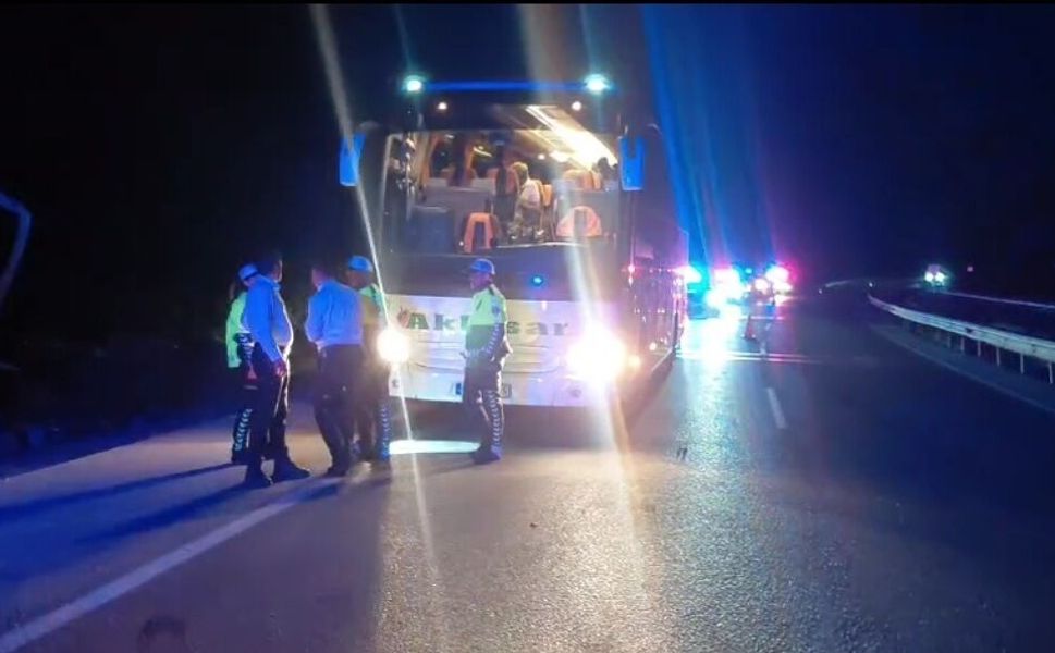 Manisa'da otobüs kazası: 18 yaralı