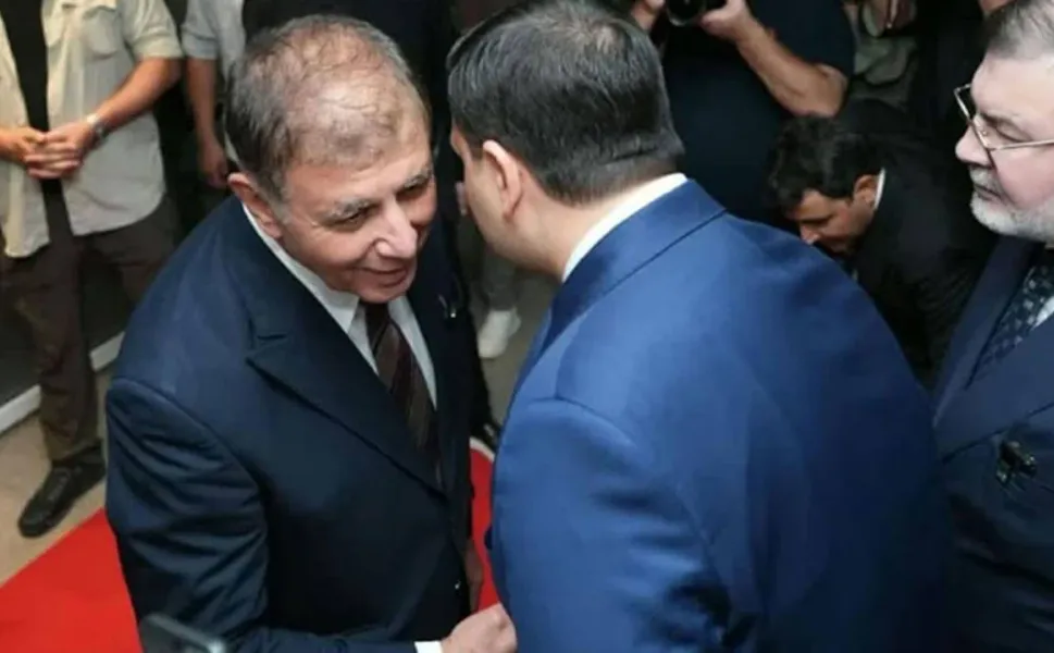CHP’den istifa eden Cemil Tugay, AK Partili isimle birlikte sergi açılışında