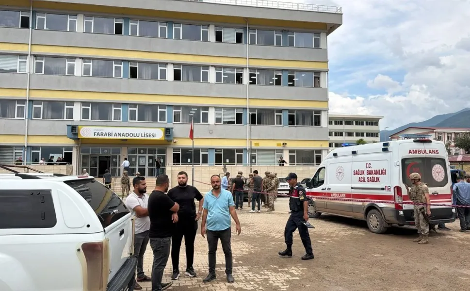 Osmaniye'de okul saldırısı: 1 öğretmen hayatını kaybetti, eğitime ara verildi