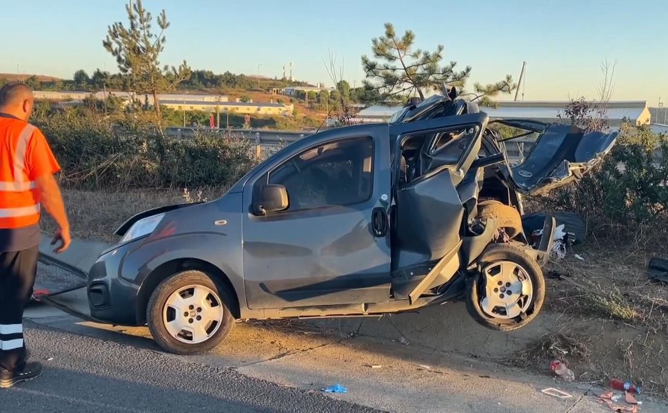 Kuzey Marmara Otoyolu'nda TIR, otomobile çarptı: 1'i çocuk, 6 yaralı