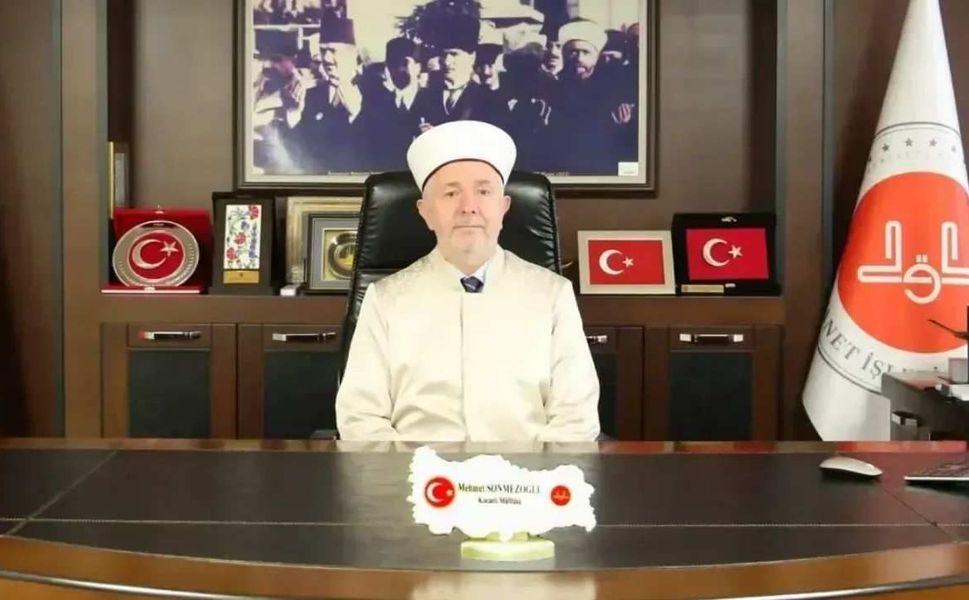 Atatürk için mevlit okutan müftü görevden alındı