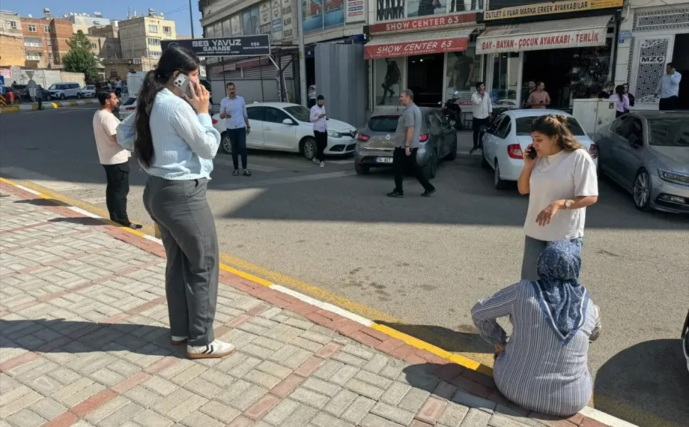 Şanlıurfa'da korkutan deprem; çevre illerden hissedildi, eğitime ara verildi