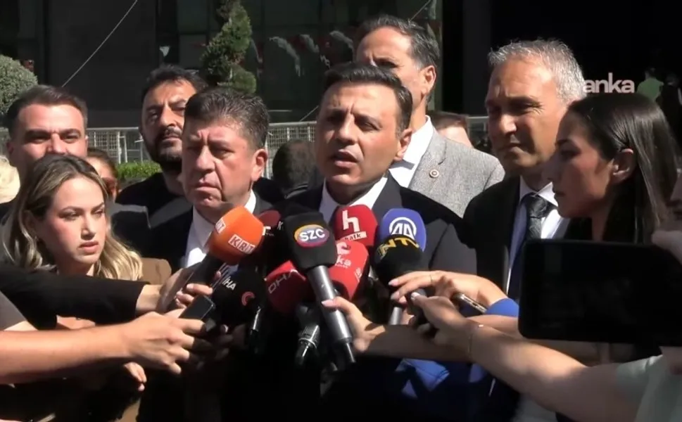 Üsküdar'da seçimin ertelenmesinden sonra Yeni Parti ve CHP’den kritik açıklama