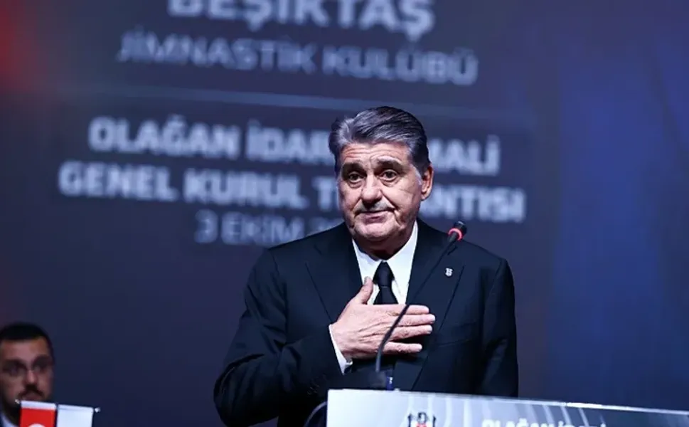 Beşiktaş’ta Serdal Adalı ve yönetimi ibra edildi