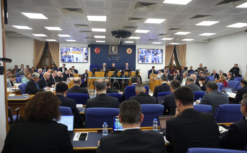 Bütçe görüşmelerinde gündem ‘fon krizi’: ‘Meclis bütçesinin 25 katını çalmışlar’