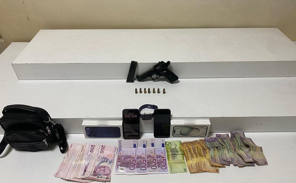 Camide döviz hırsızlığı yapan şüpheli kamera kayıtları incelenerek yakalandı