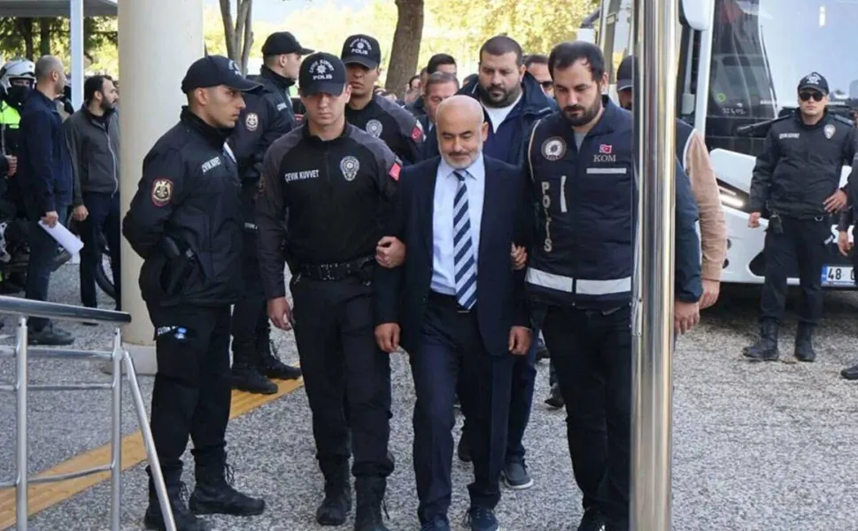 Milas Belediyesi soruşturmasında başkan ve oğlu dahil 18 kişi tutuklandı
