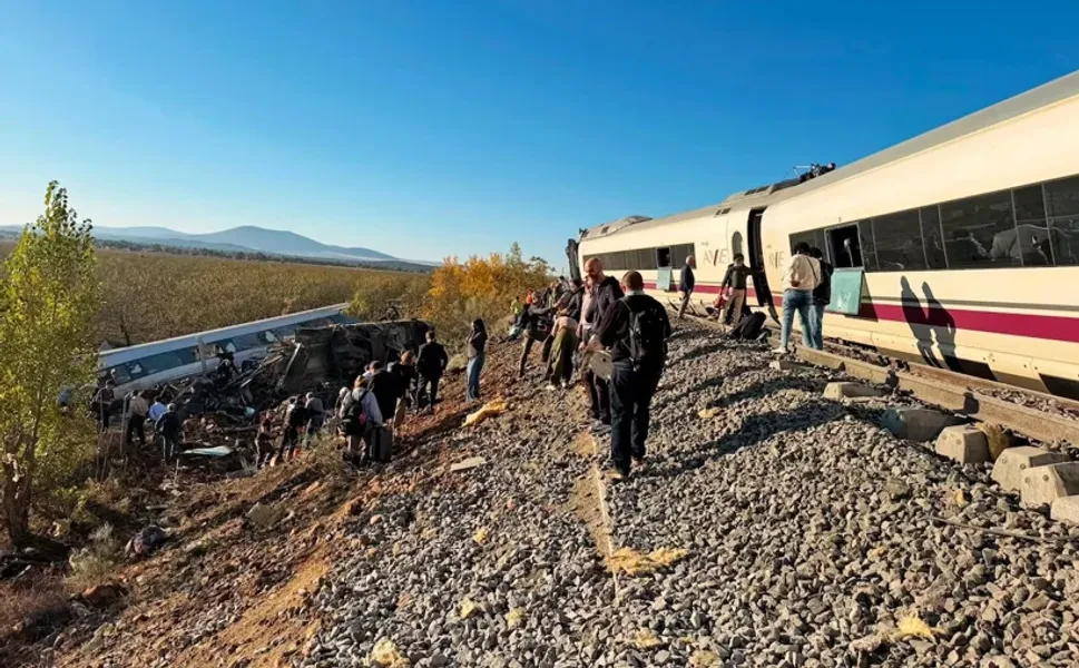 İspanya'da 2 hızlı tren çapıştı: 64 ölü, 80 yaralı