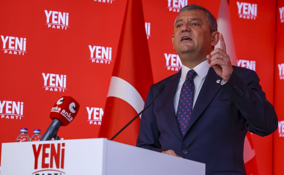 Özgür Özel'den 29 Ekim mesajı: Yeni bir düzeni hep birlikte kuracağız