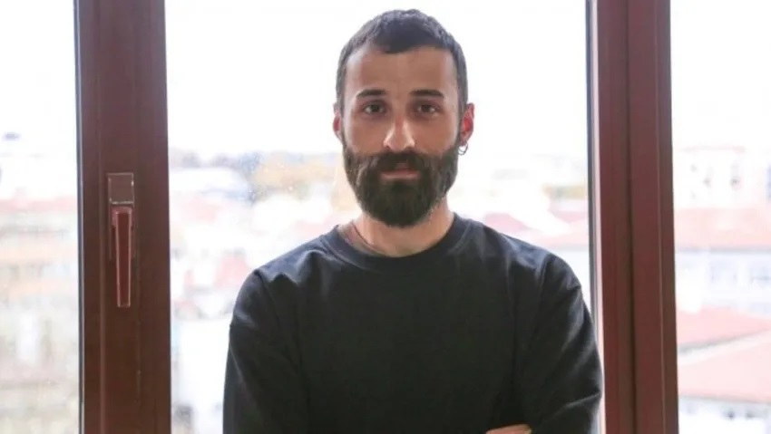 Gazeteci Fırat Can Arslan adli kontrol şartıyla hakimliğe sevk edildi ...