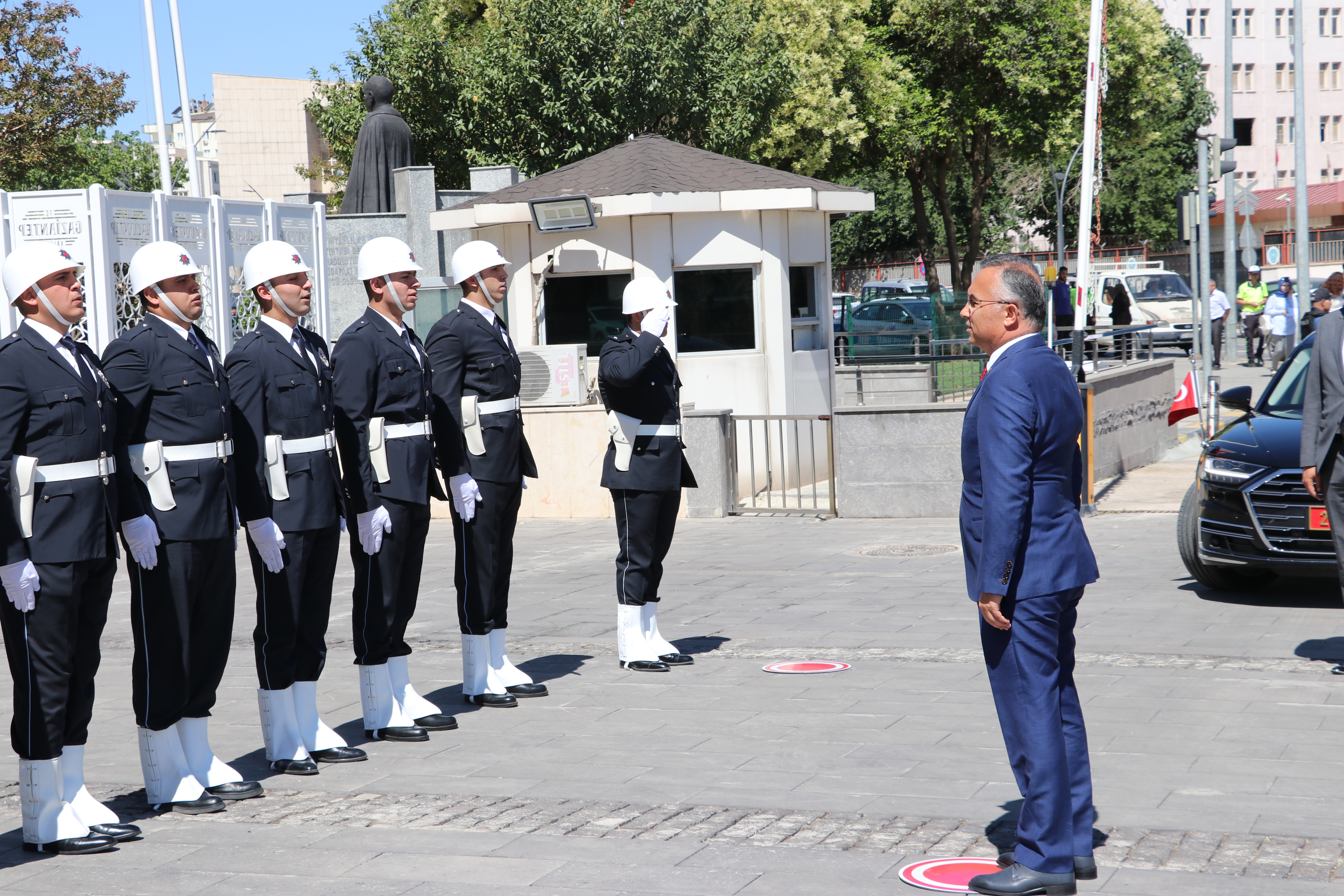 8-GAZIANTEP_VALISI_CEBER_GOREVE_BASLADI