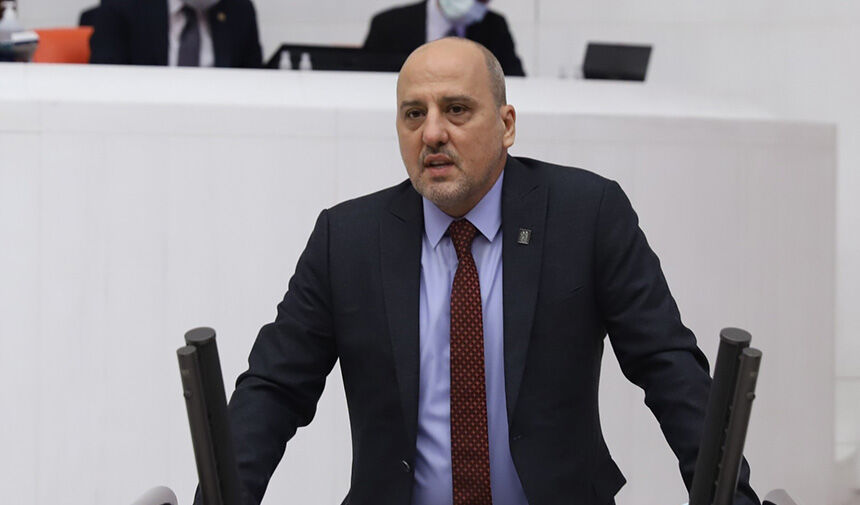 Ahmet Şık’tan Mehmet Şimşek’e fon soru önergesi