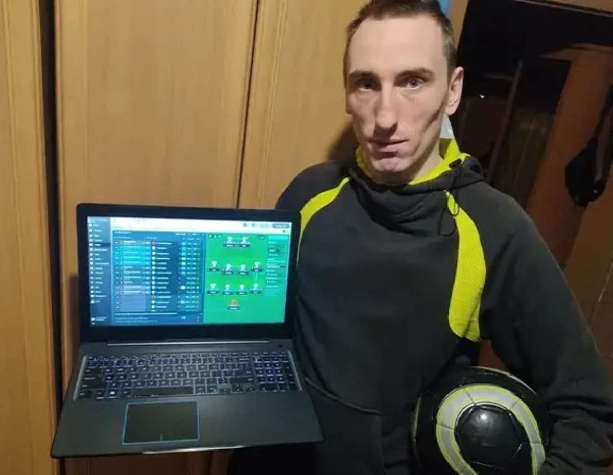 Football Manager oyununda Guinness Dünya Rekoru 528 yıl oynadı Elips