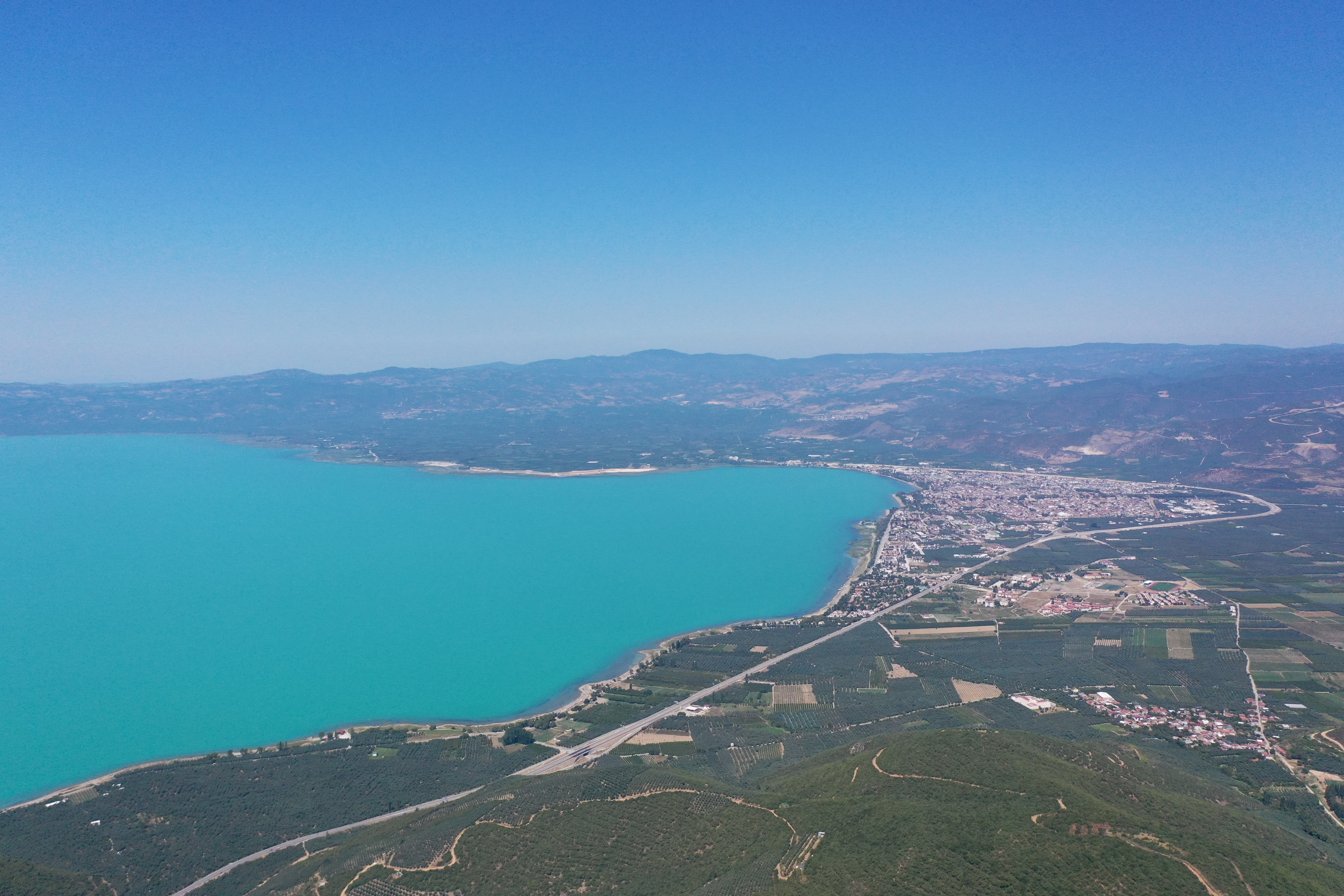 29-ALG_PATLAMASIYLA_RENGI_TURKUAZA_DONEN_IZNIK_GOLU_DRONLA_GORUNTULENDI