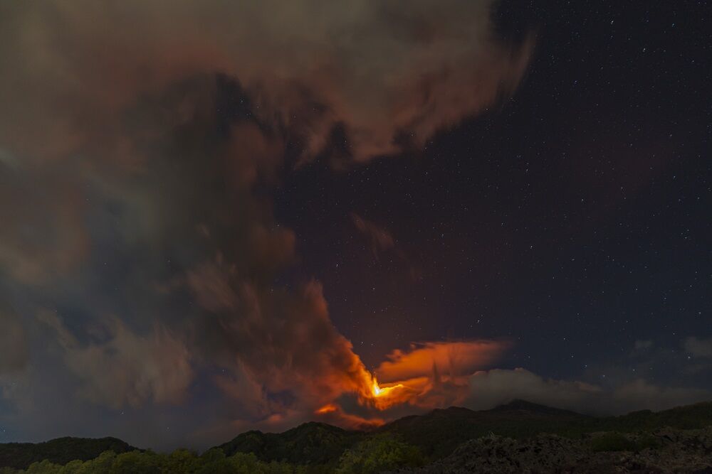 Korkulan senaryo oldu: Etna Yanardağı yeniden faaliyete geçti