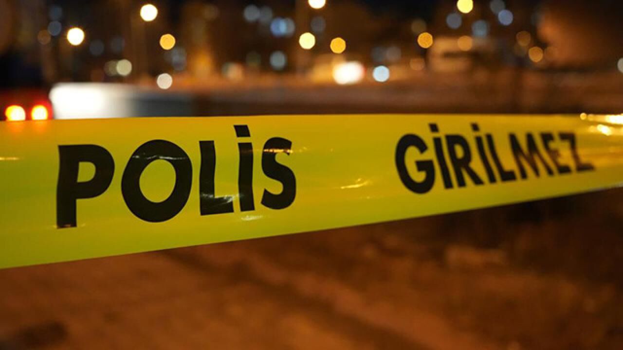 Yol kenarında bulunan kadın cesedi soruşturmasında 5 gözaltı