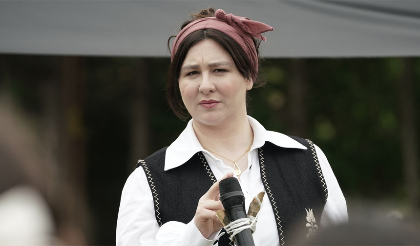 Yasemin Sakallıoğlu Kimdir