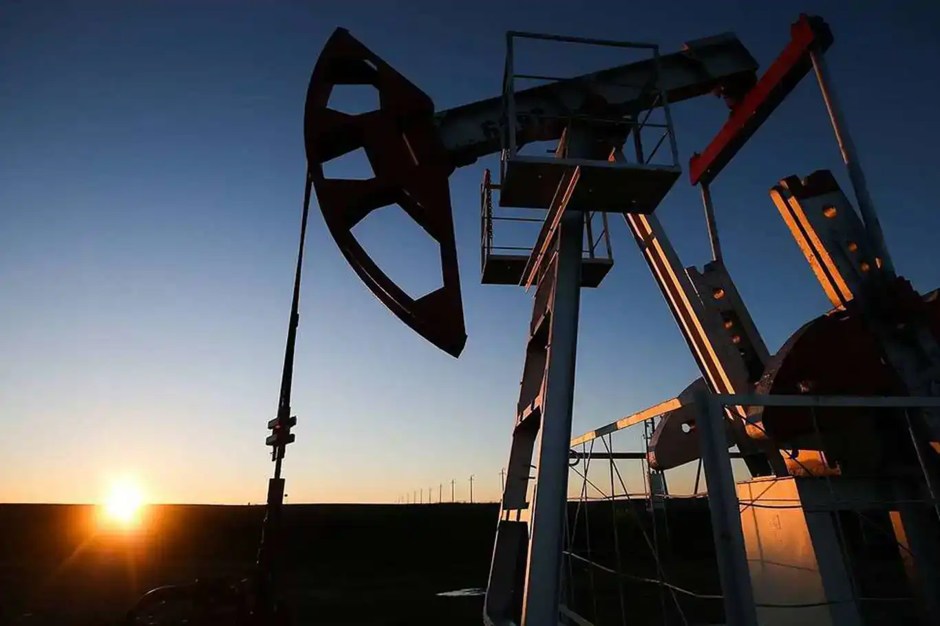 Mekke Anlaşması sonrası Suudi Arabistan'da petrol rafinerisi vuruldu