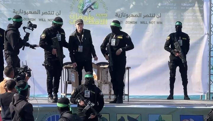 Esir Takasında Dördüncü Tur Hamas, İsrailli 3 Esiri Kızılhaç'a Teslim Etti
