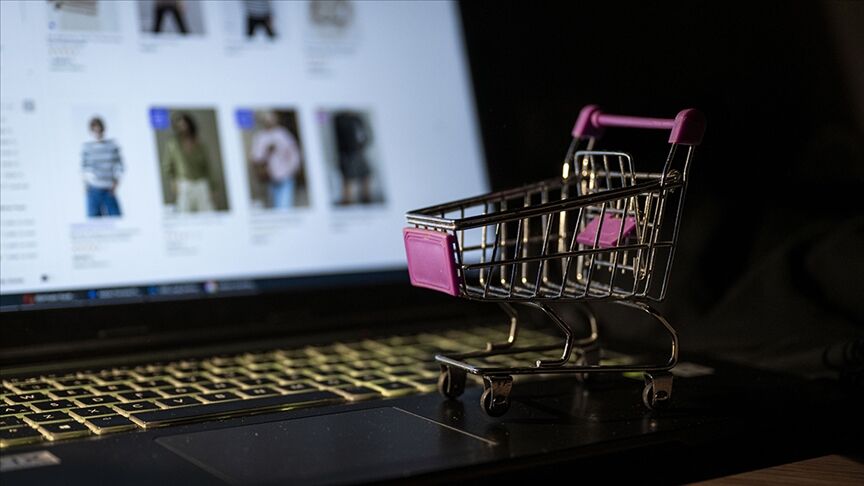 Ticaret Bakanlığı düğmeye bastı: Sahte beğeni, yorum ve takipçilere yakın takip