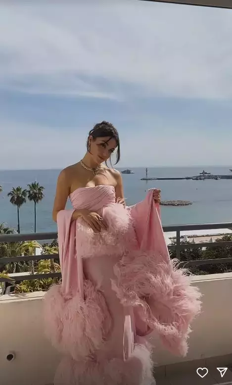 Hande Erçel Cannesde