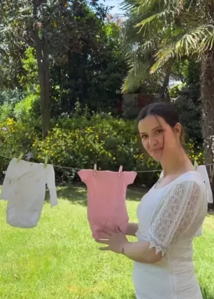 Irem Helvacıoğlu Pembe Elbise