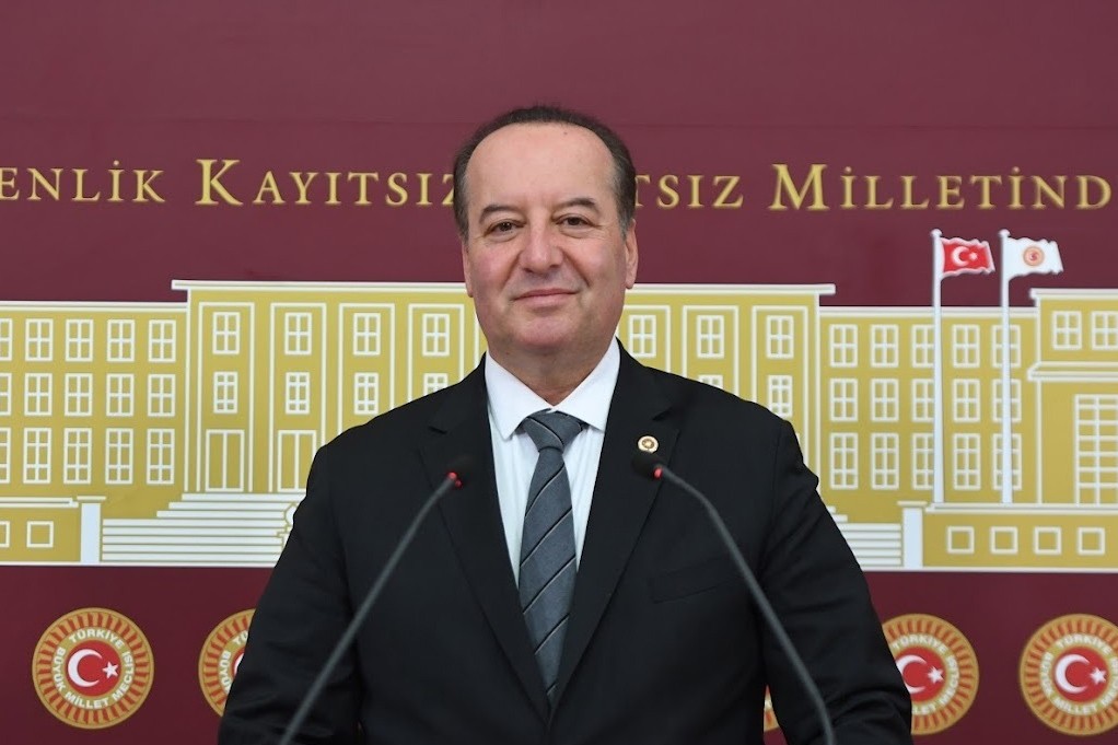 Cevdet Akay.