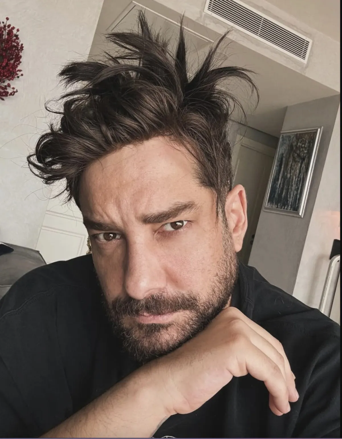 Enis Arıkan1