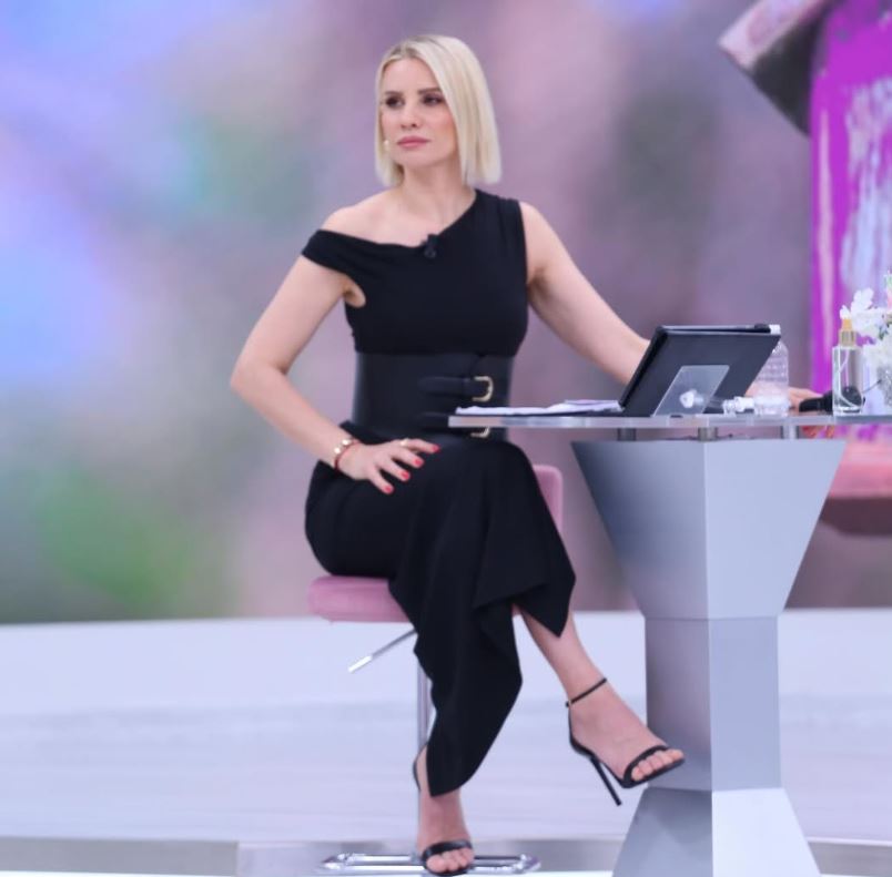 Esra Erol-23