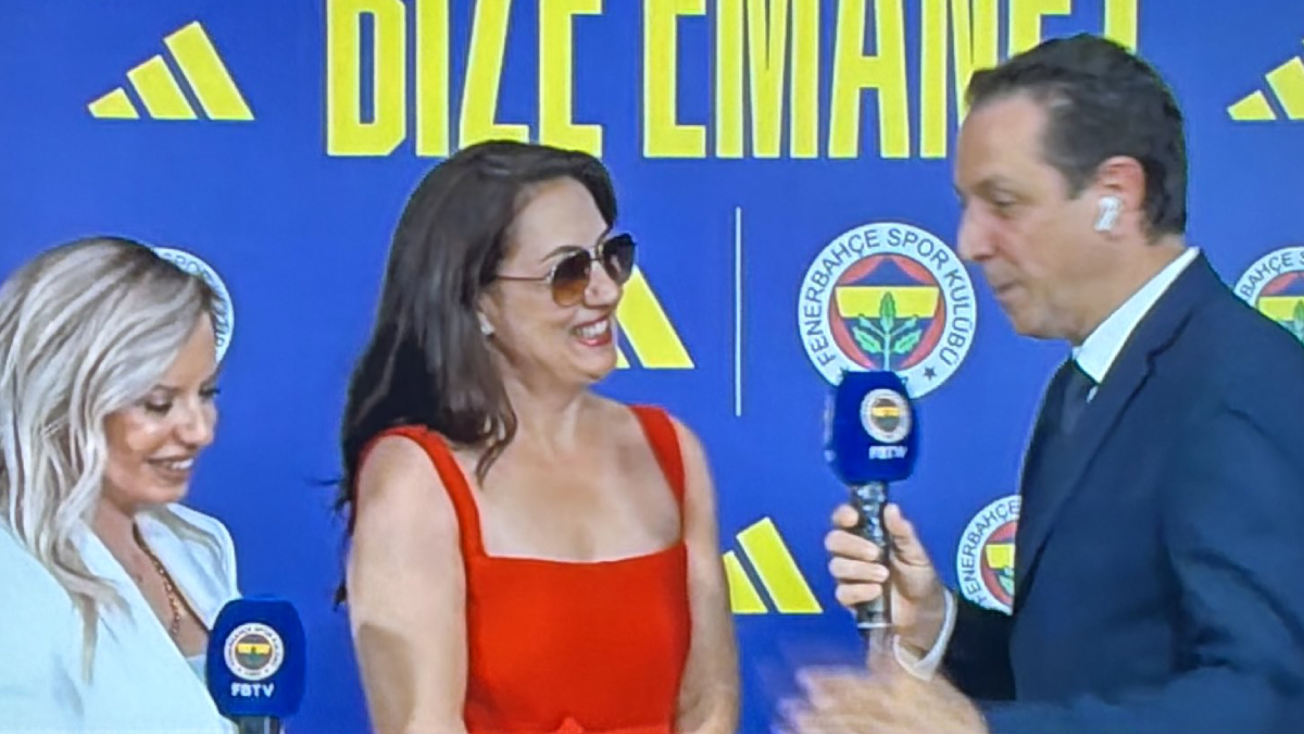 Meltem Cumbul Kırmızı Elbise