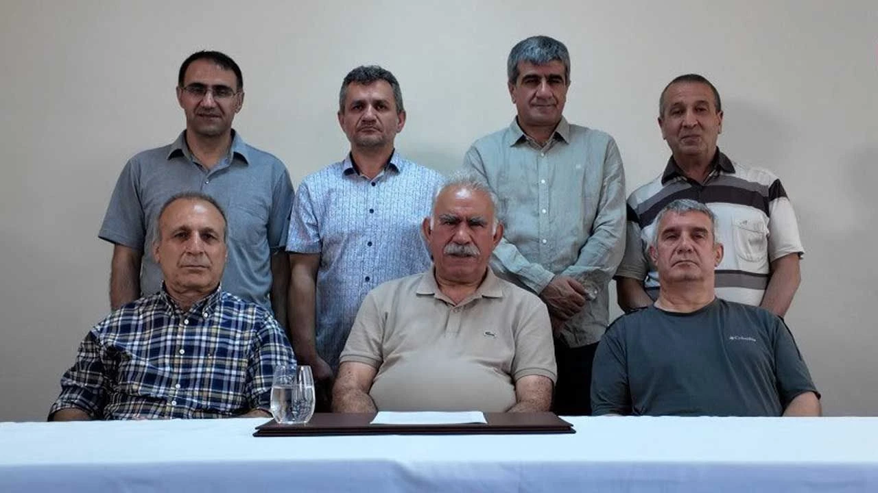 Gazeteler Abdullah Öcalan’ın videolu mesajını manşetlerine nasıl taşıdı?