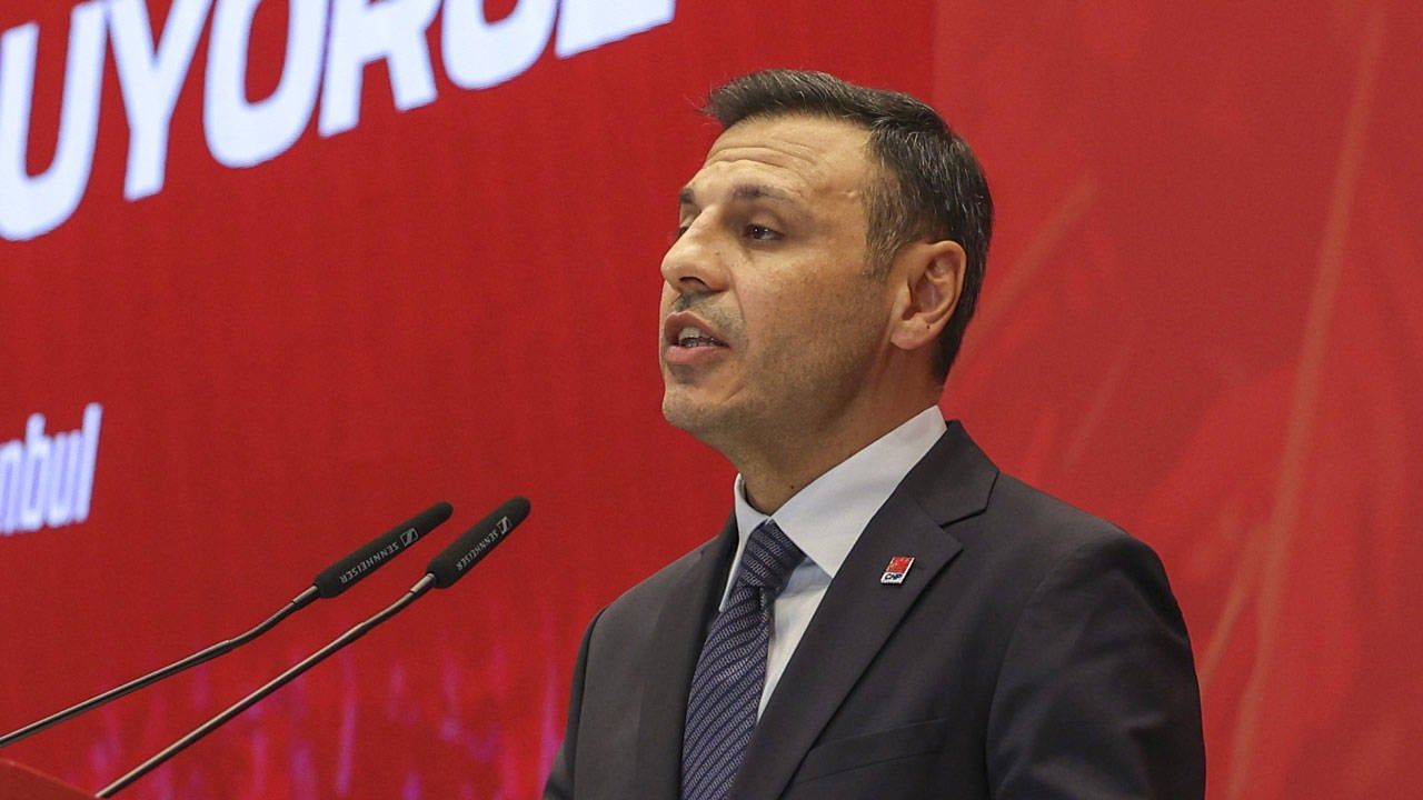Özgür Çelik'ten İBB iddialarına yanıt: 'Çökülemez, nokta'