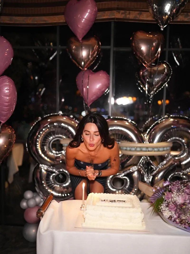 Nesrin Cavadzade 3
