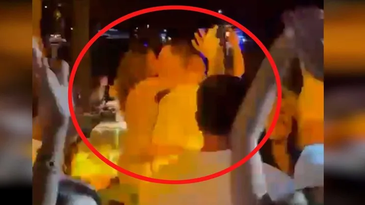 744X418 Evli Eski Manken Guzide Duran Ve Sevgilisi Fikret Orman Dudak Dudaga Boyle Goruntulendi 1756874444252