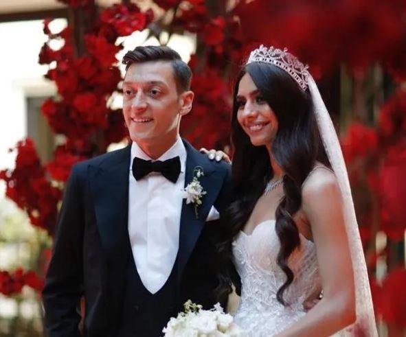 Amine Gülşe Mesut Özil