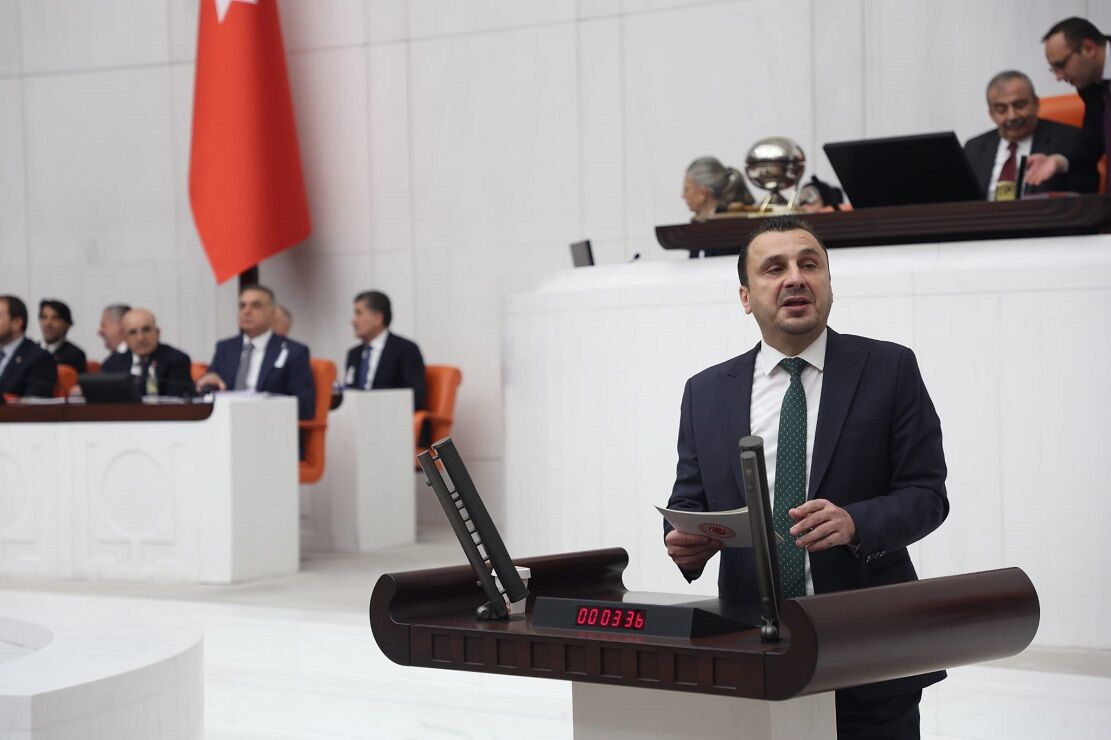 Yeni Partili Başevirgen üzüm üreticilerini dinledi: 'Bu fiyatlarla üretim yapamıyoruz'