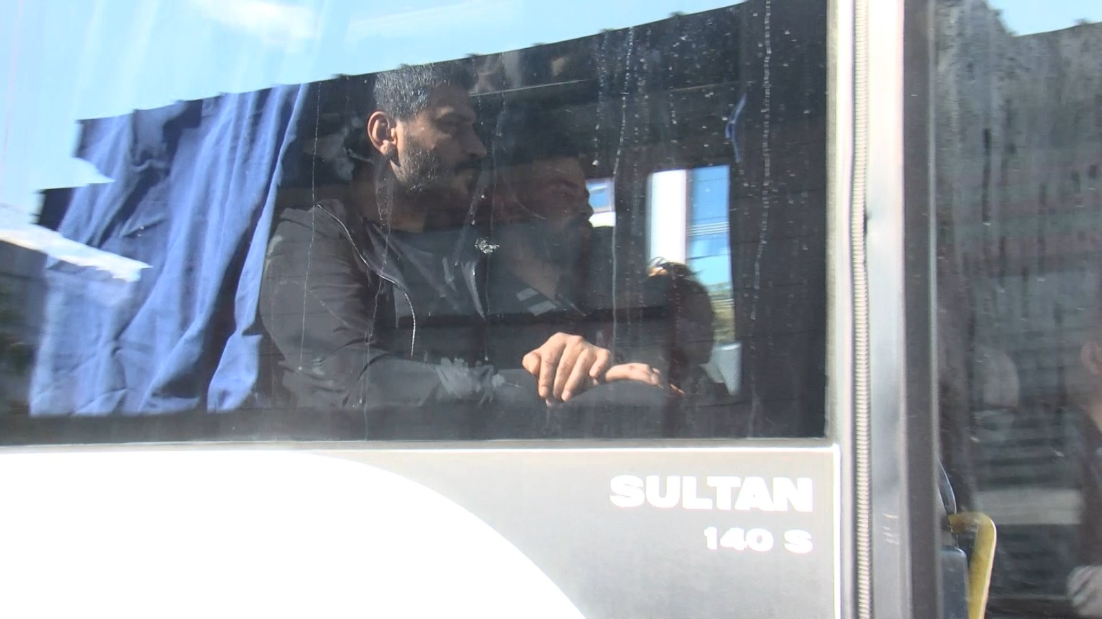 I S T A N B U L I S T A N B U L D A U N L U I S I M L E R E U Y U S 953884 282888