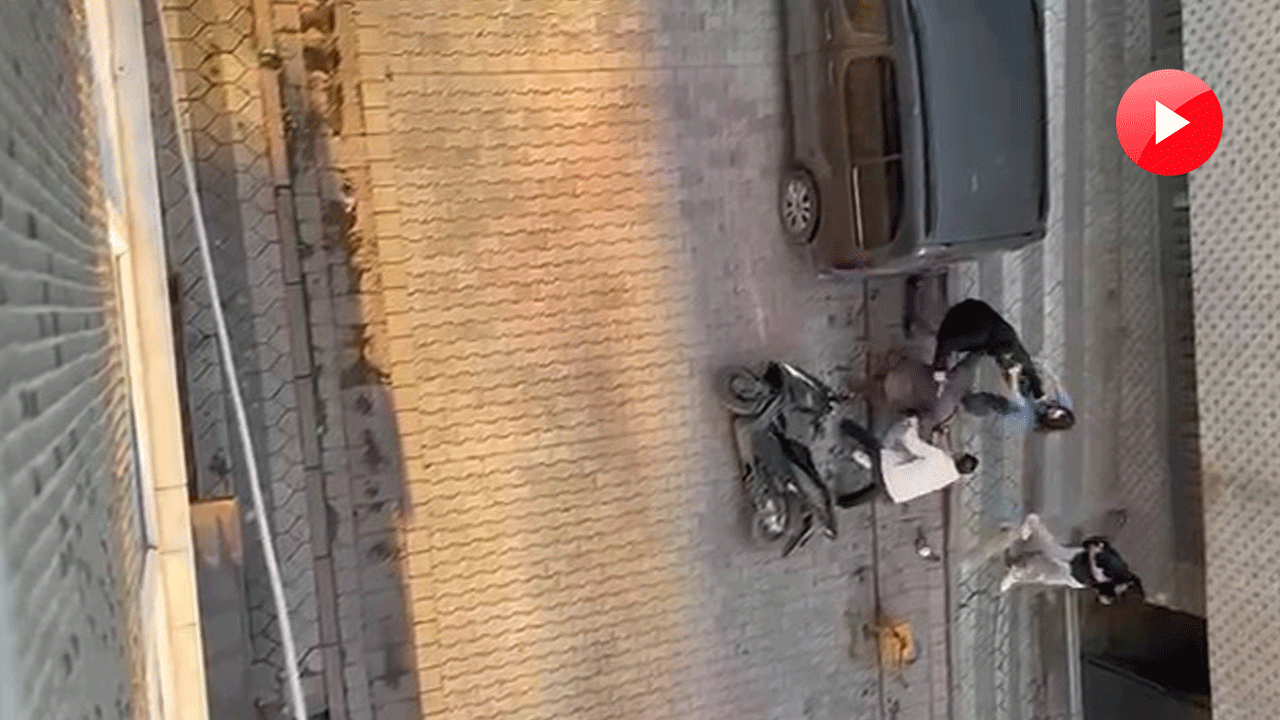 Sultangazi'de bir çift, kadının eski sevgilisi tarafından sokak ortasında darbedildi