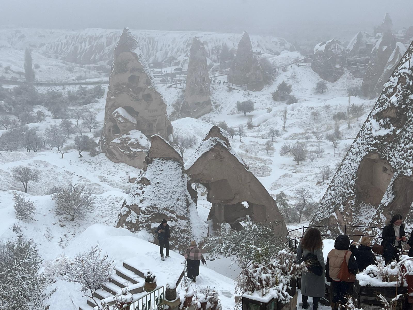 K A P A D O K Y A B E Y A Z O R T U Y L E K A P L A N D I 1016495 301568