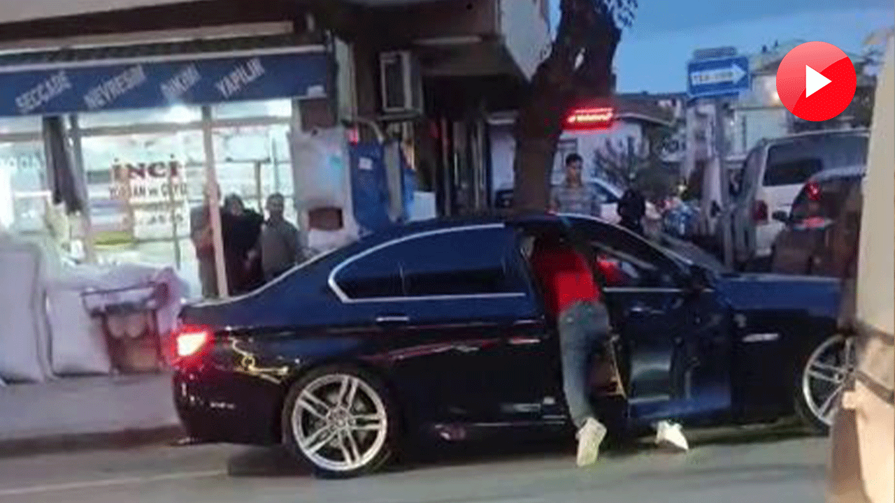 Eşiyle ilişkisi olduğunu iddia ettiği kişiyi ve eski eşini defalarca bıçakladı