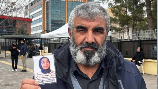 Nizamettin Kabaiş Rojin Kabaiş.