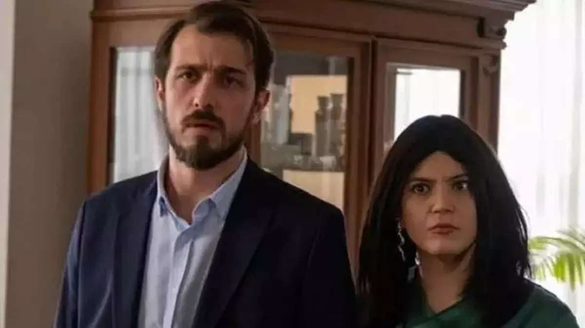 T25 Kizilcik Serbetinden Must 596