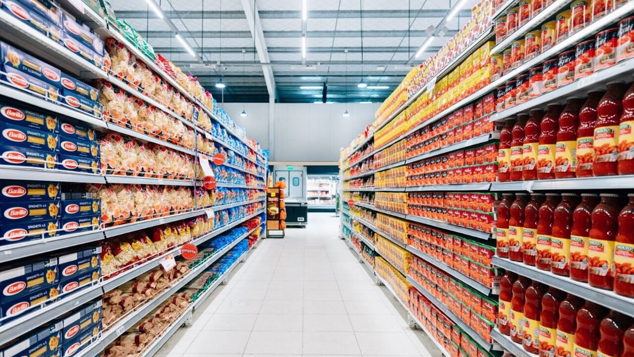 Dev marketin satışına şartlı onay: Onlarca market kapatılacak