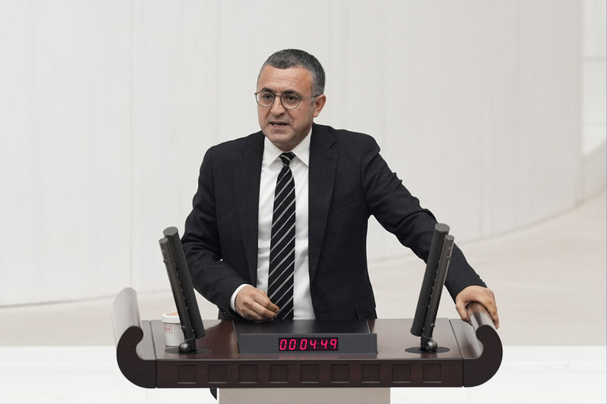 Serhat Eren.